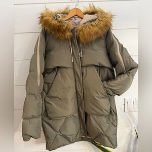 Orolay Women's Down Winter Olive Green Parka Coat Jacket with Faux Fur Hood L